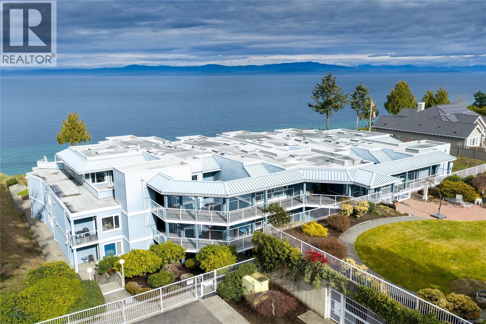 103 431 Crescent Rd W, Qualicum Beach