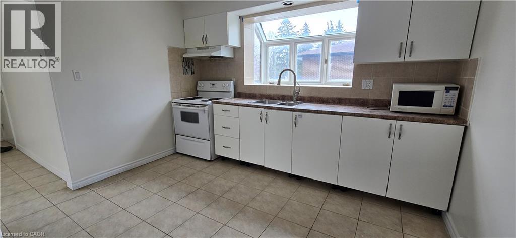 23 RUTHERFORD Drive Unit# B