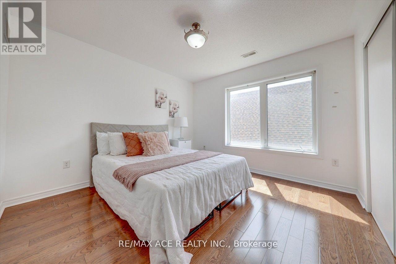 43 KAWNEER TERRACE - 16
