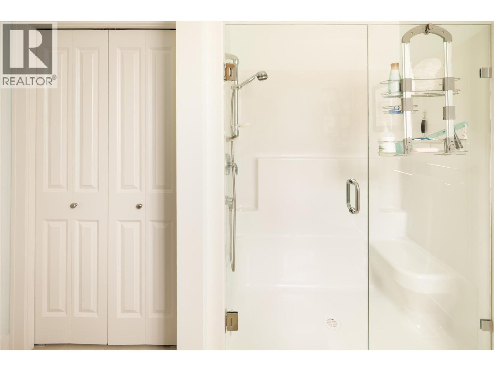  13008 GIBBONS Drive, Lake Country