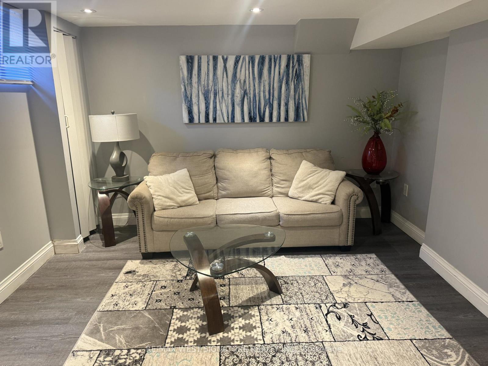 BSMT - 39 ELLIS AVENUE