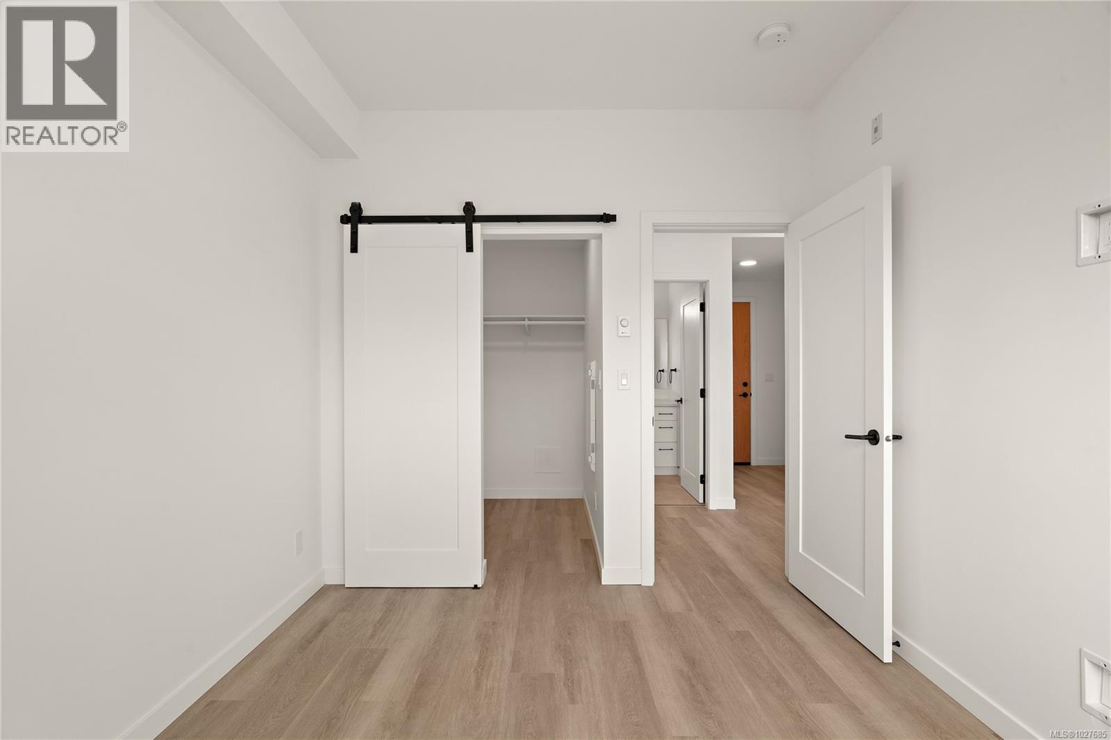 412 1102 Esquimalt Road, Esquimalt