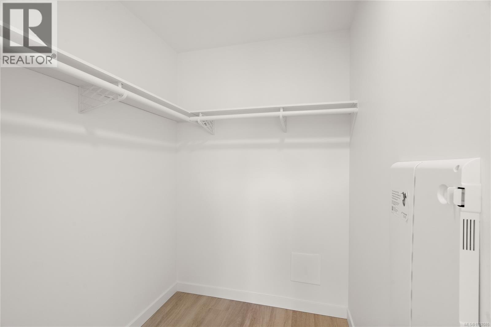 412 1102 Esquimalt Road, Esquimalt