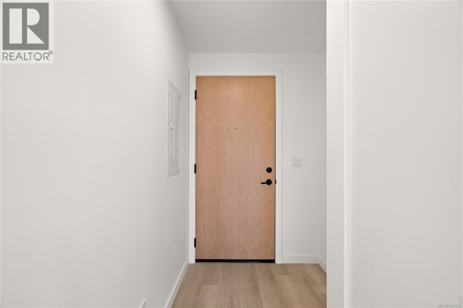 412 1102 Esquimalt Road, Esquimalt