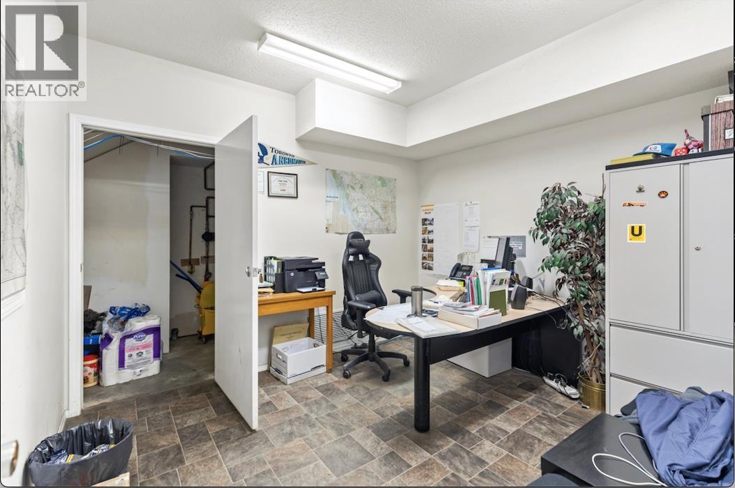 661 Athabasca Street W, Kamloops