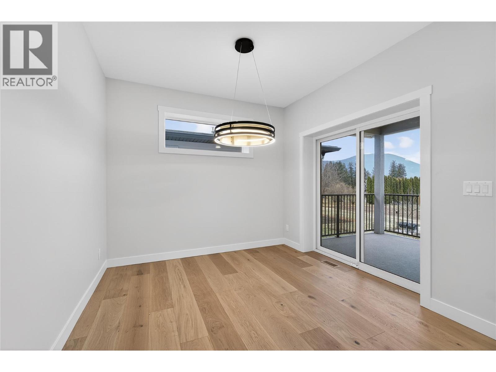 17 1840 10 Street Southwest, Salmon Arm