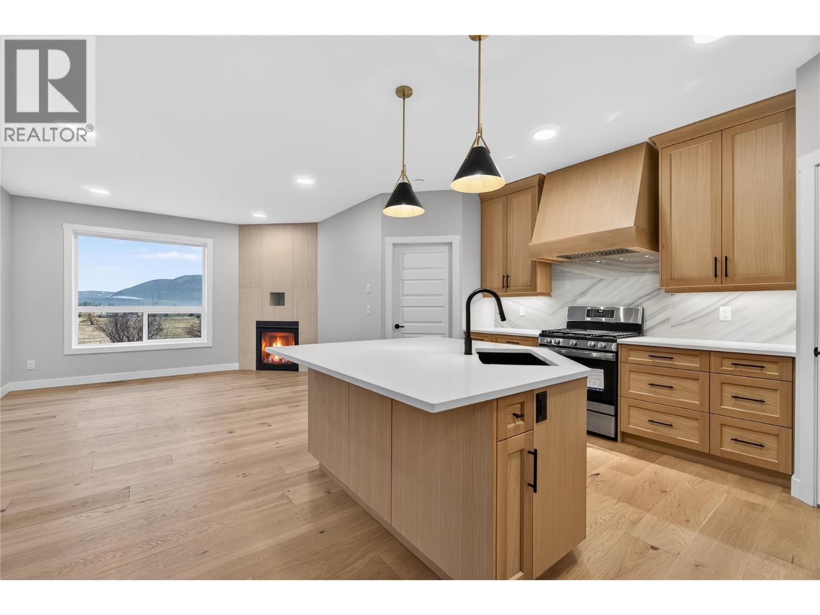 17 1840 10 Street Southwest, Salmon Arm