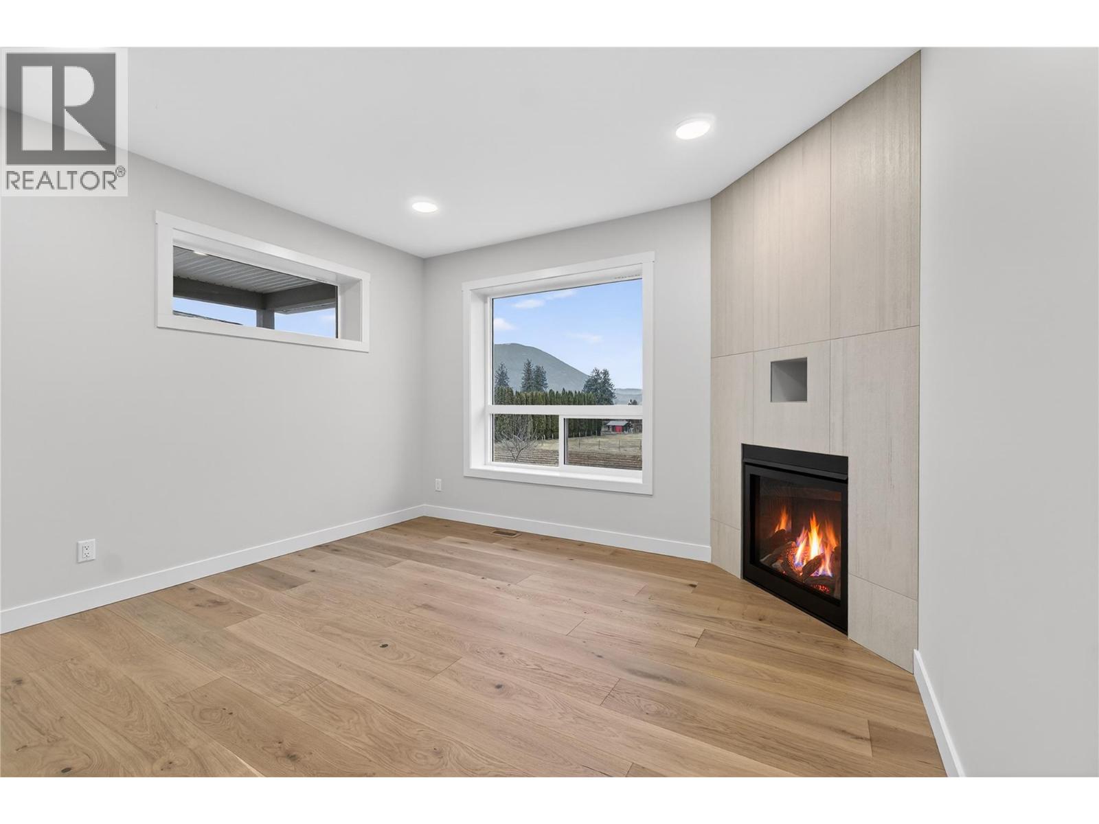 17 1840 10 Street Southwest, Salmon Arm