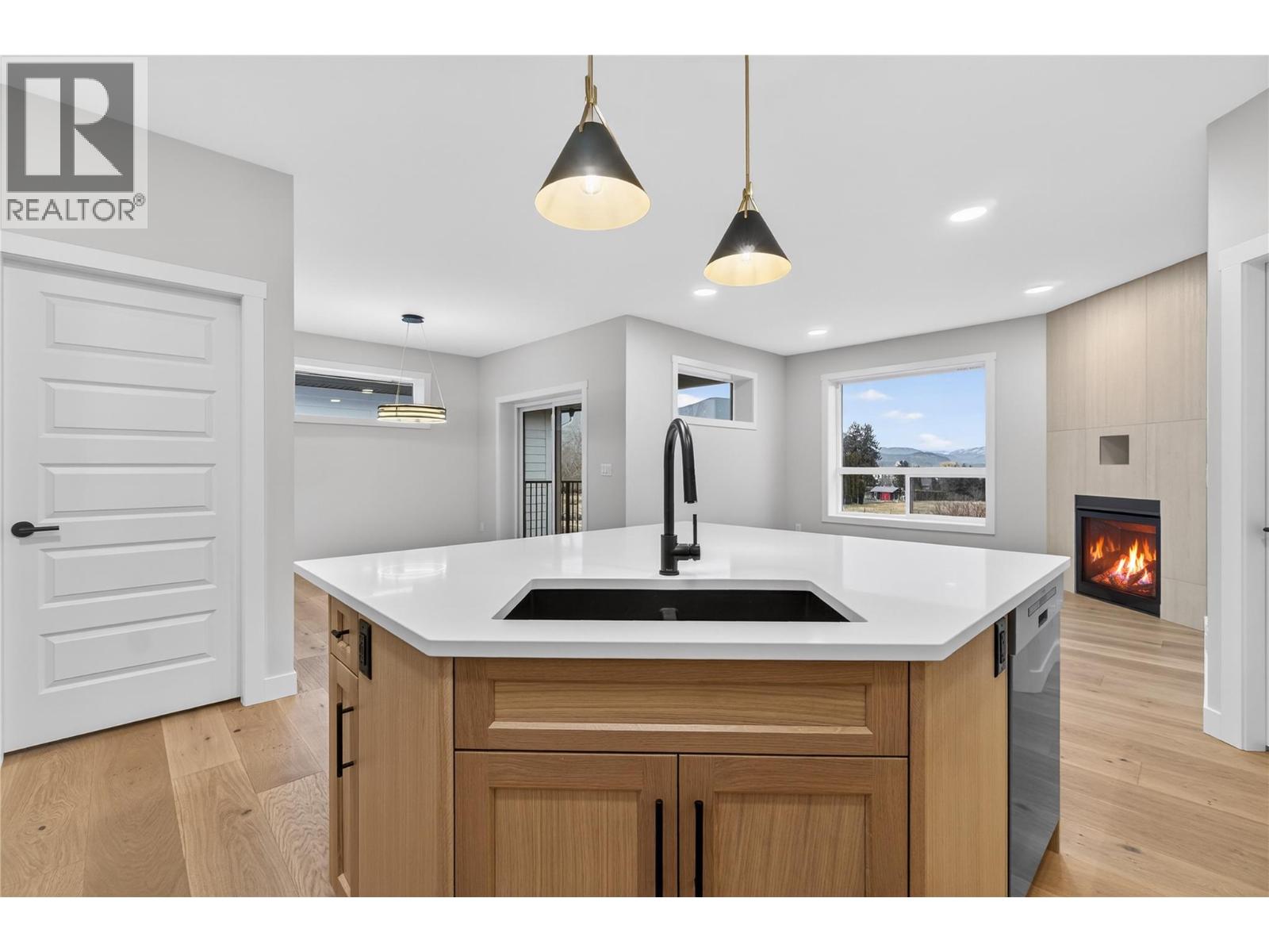 17 1840 10 Street Southwest, Salmon Arm