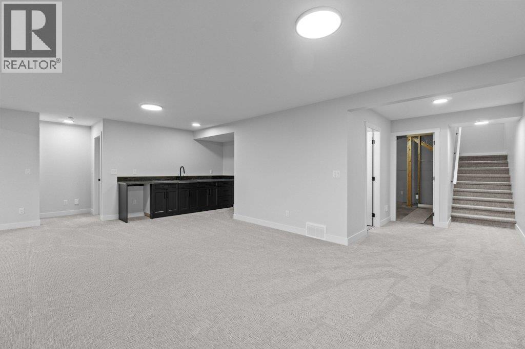 17 1840 10 Street Southwest, Salmon Arm