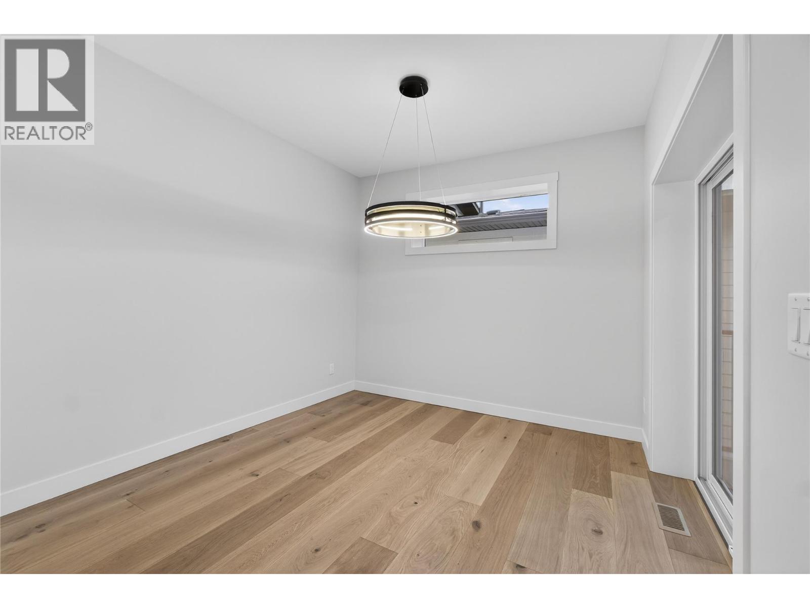 17 1840 10 Street Southwest, Salmon Arm