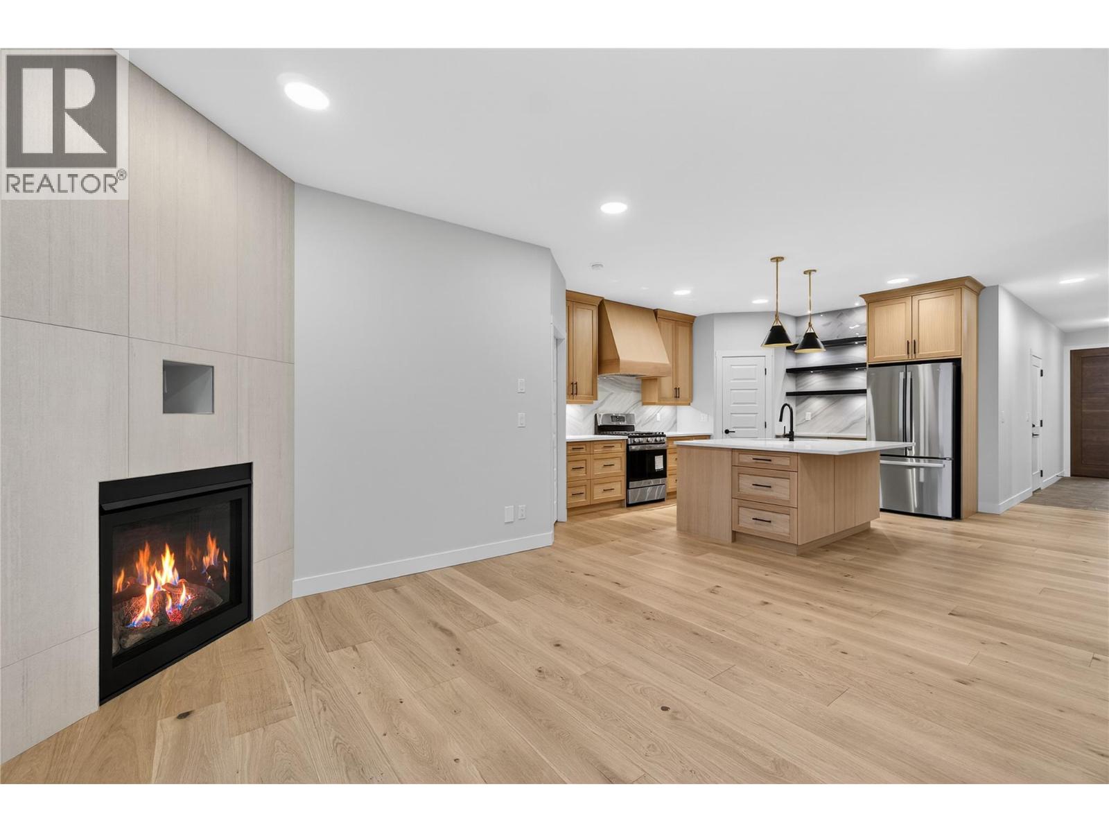 17 1840 10 Street Southwest, Salmon Arm