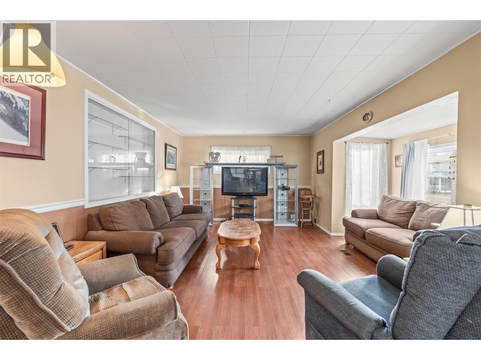 5714 Ponderosa Road, Falkland