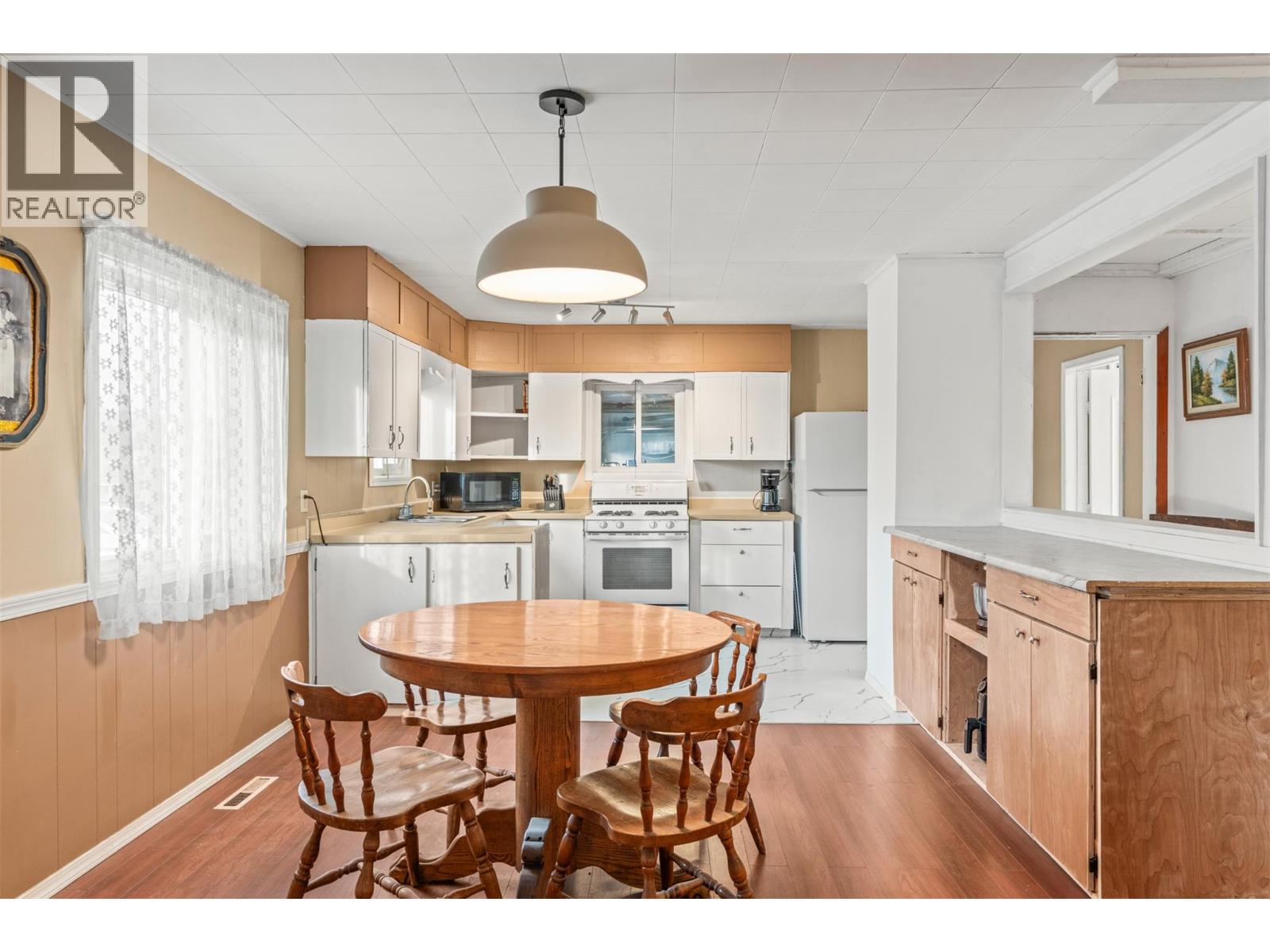 5714 Ponderosa Road, Falkland