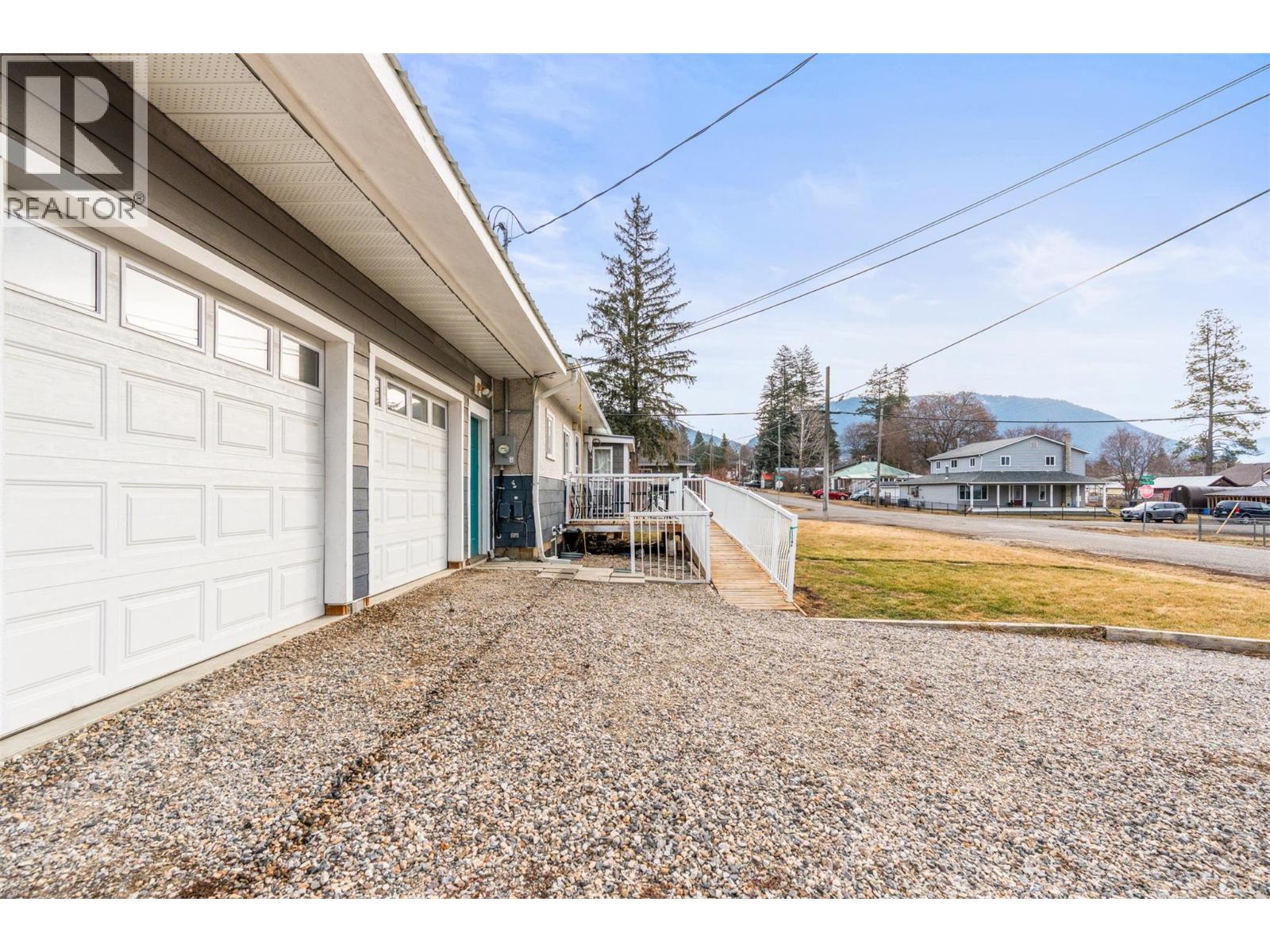 5714 Ponderosa Road, Falkland