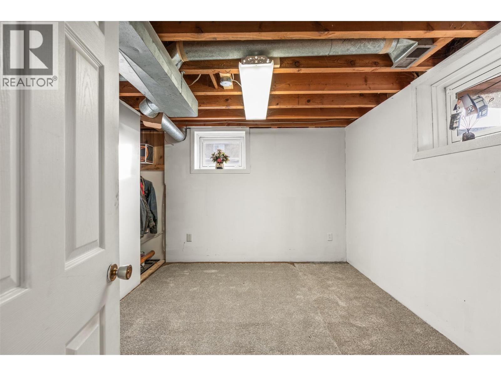 5714 Ponderosa Road, Falkland