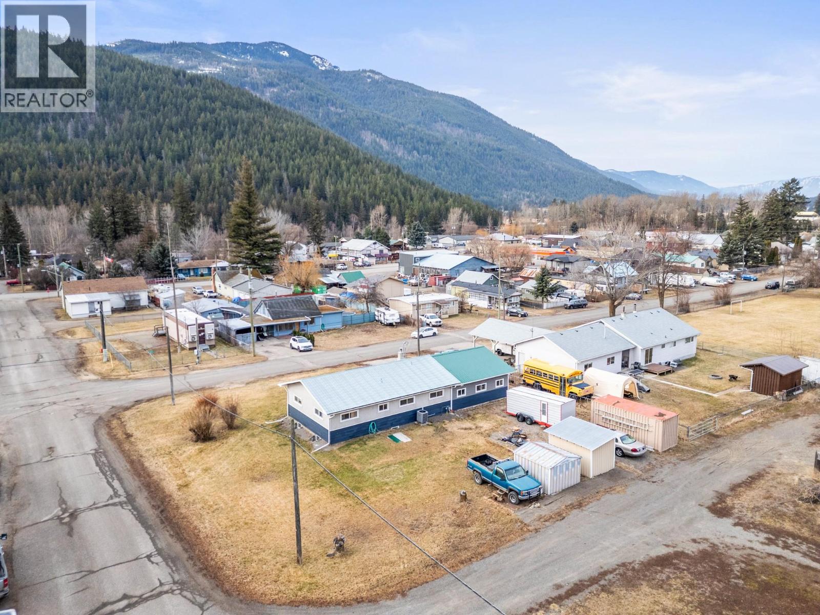 5714 Ponderosa Road, Falkland