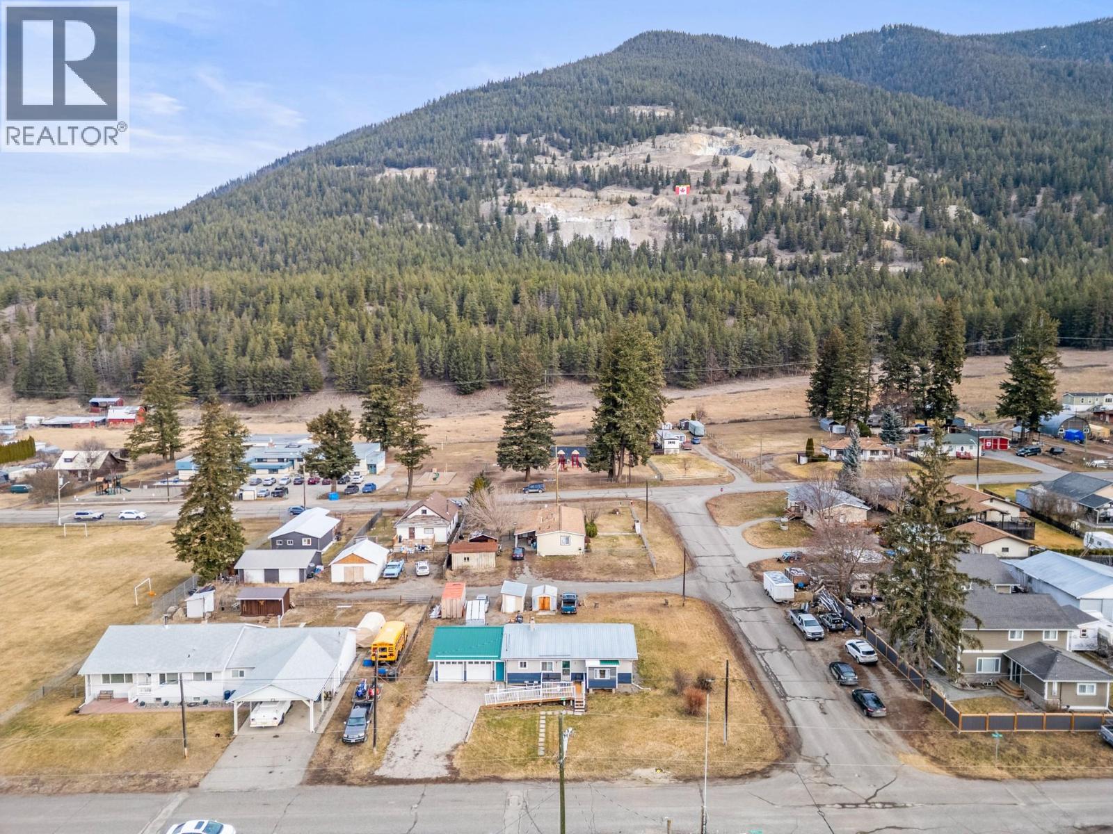 5714 Ponderosa Road, Falkland