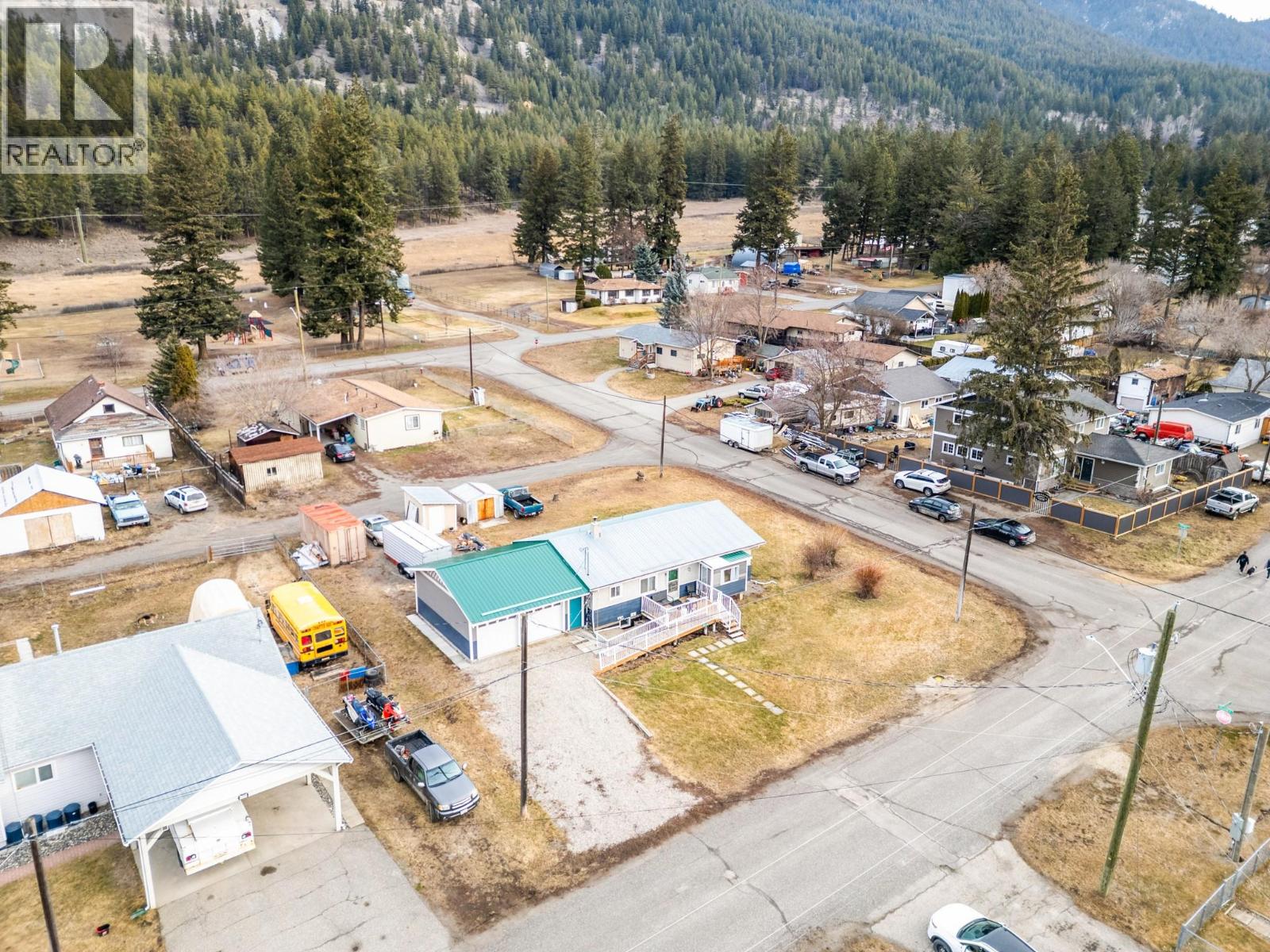 5714 Ponderosa Road, Falkland