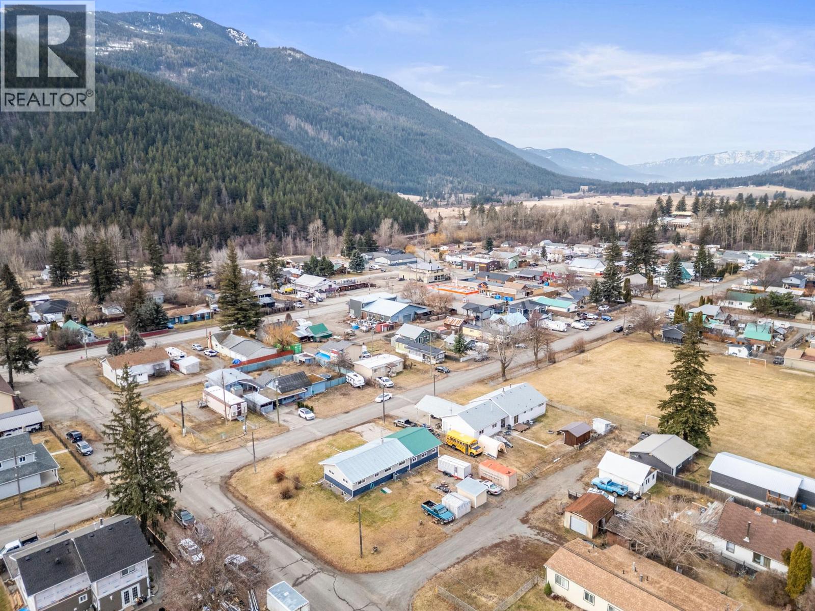 5714 Ponderosa Road, Falkland