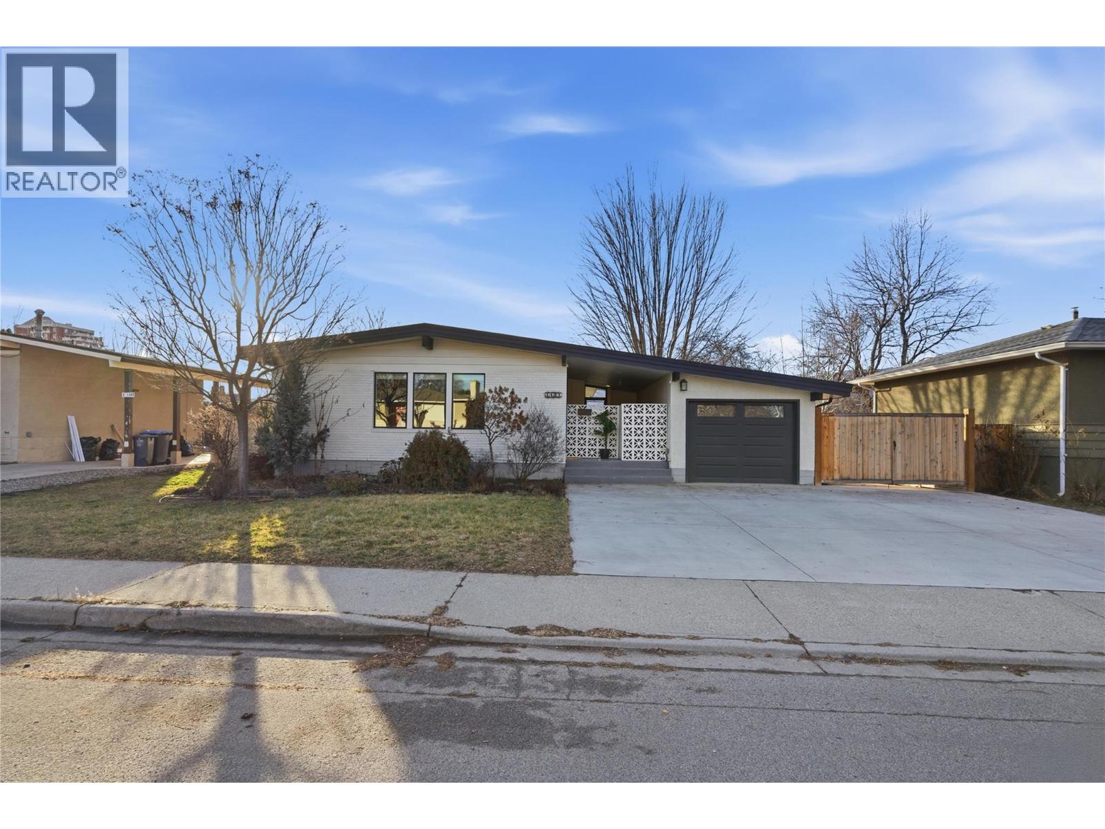 1497 Lombardy Square, Kelowna