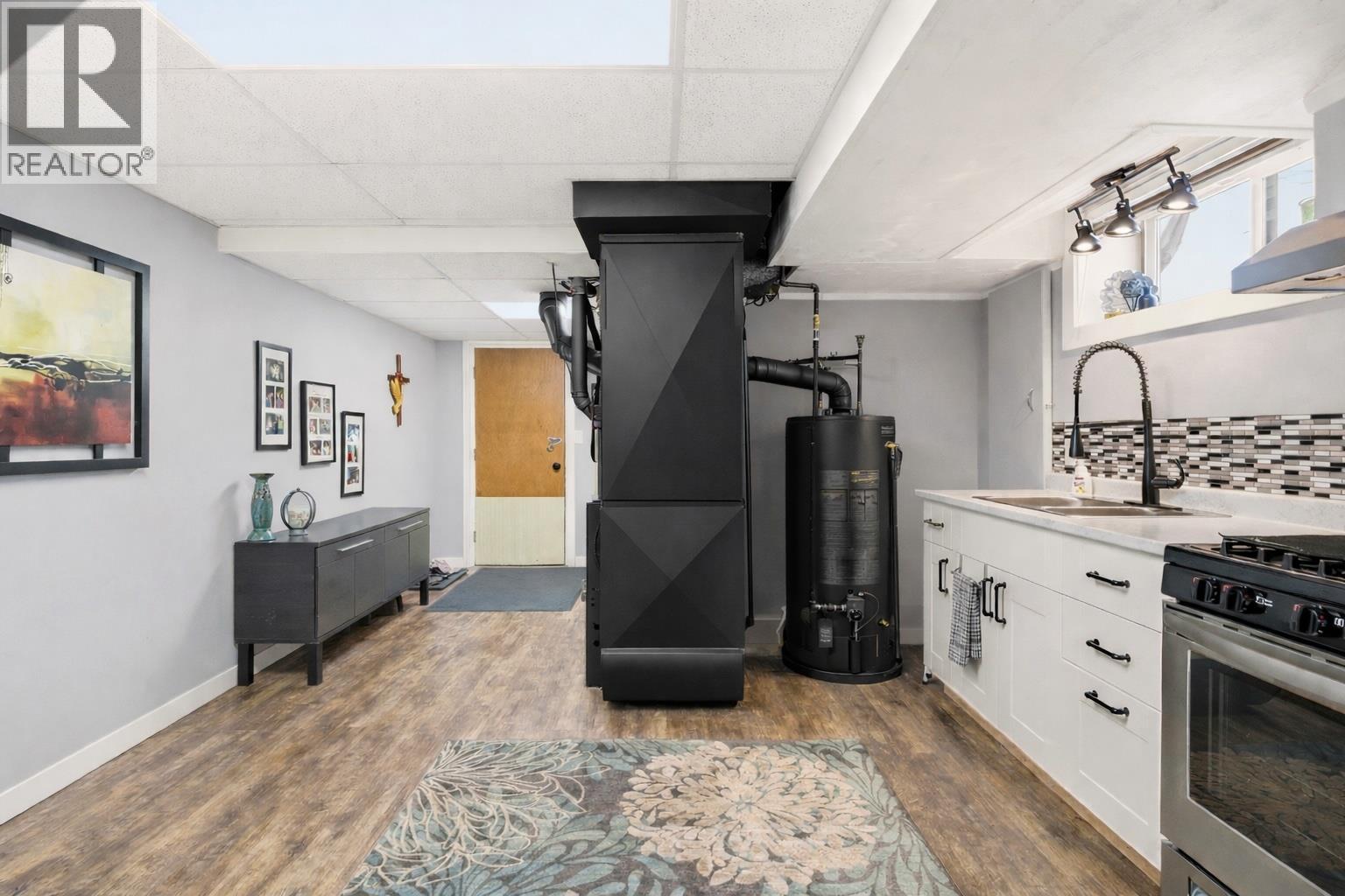 1497 Lombardy Square, Kelowna