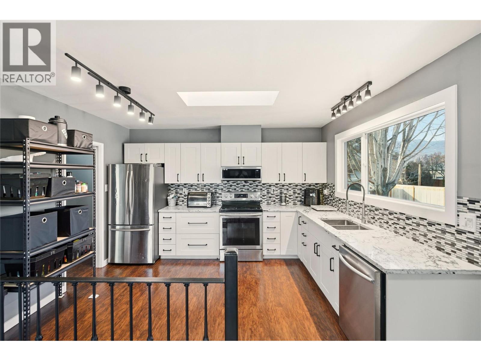 1497 Lombardy Square, Kelowna