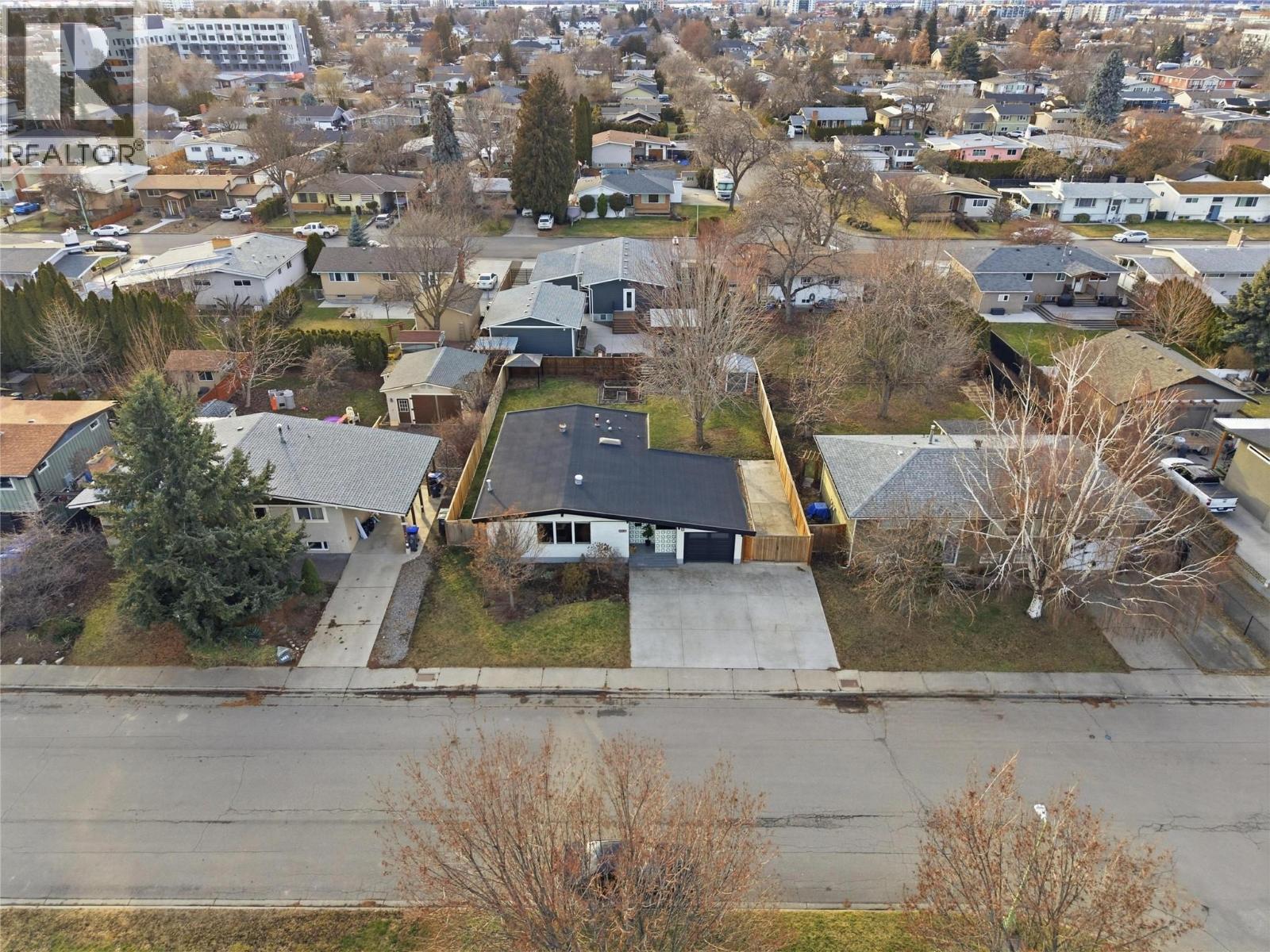 1497 Lombardy Square, Kelowna