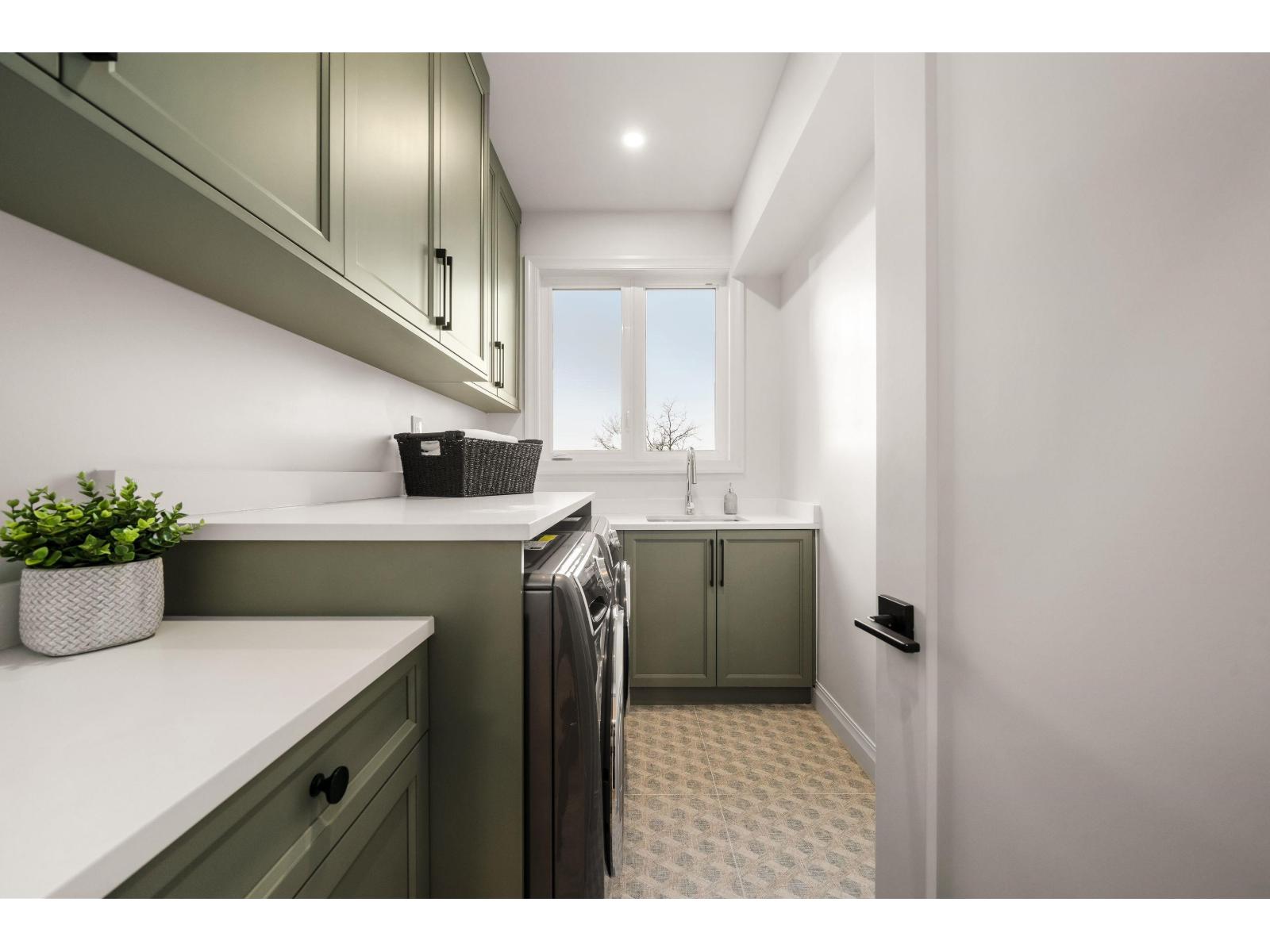 102 18171 59 AVENUE, Surrey