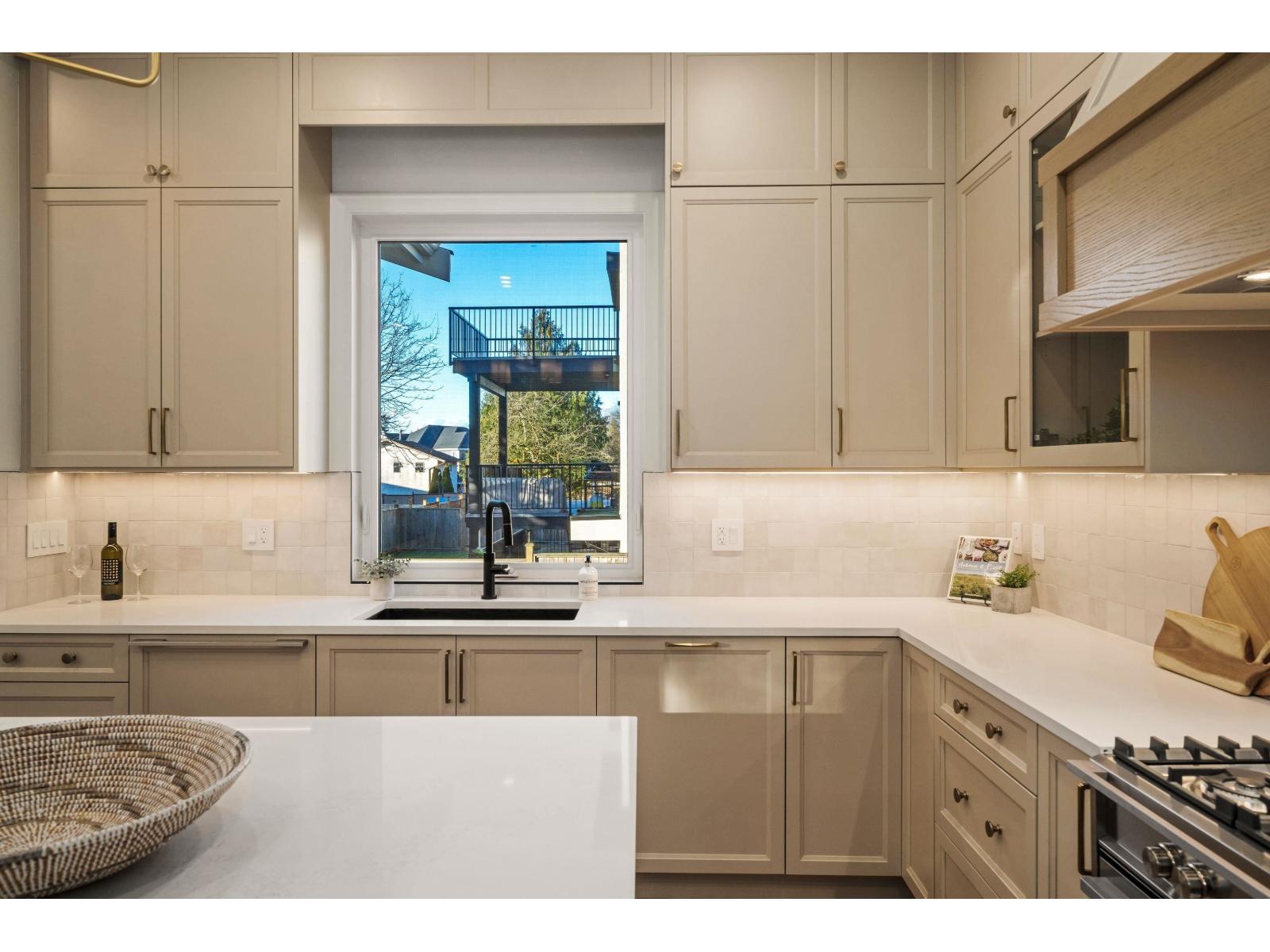 102 18171 59 AVENUE, Surrey