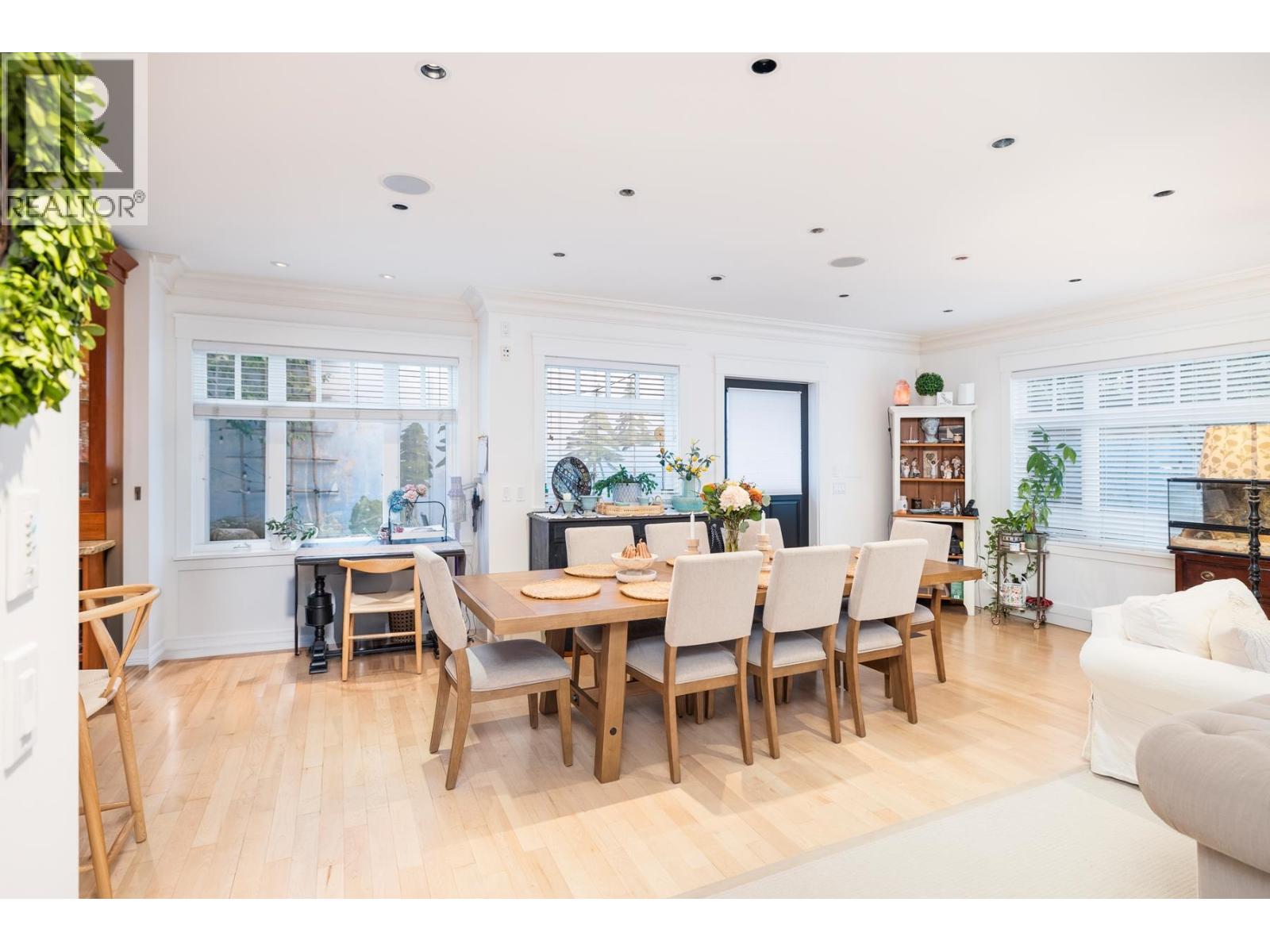 1232 HARRIS AVENUE, North Vancouver