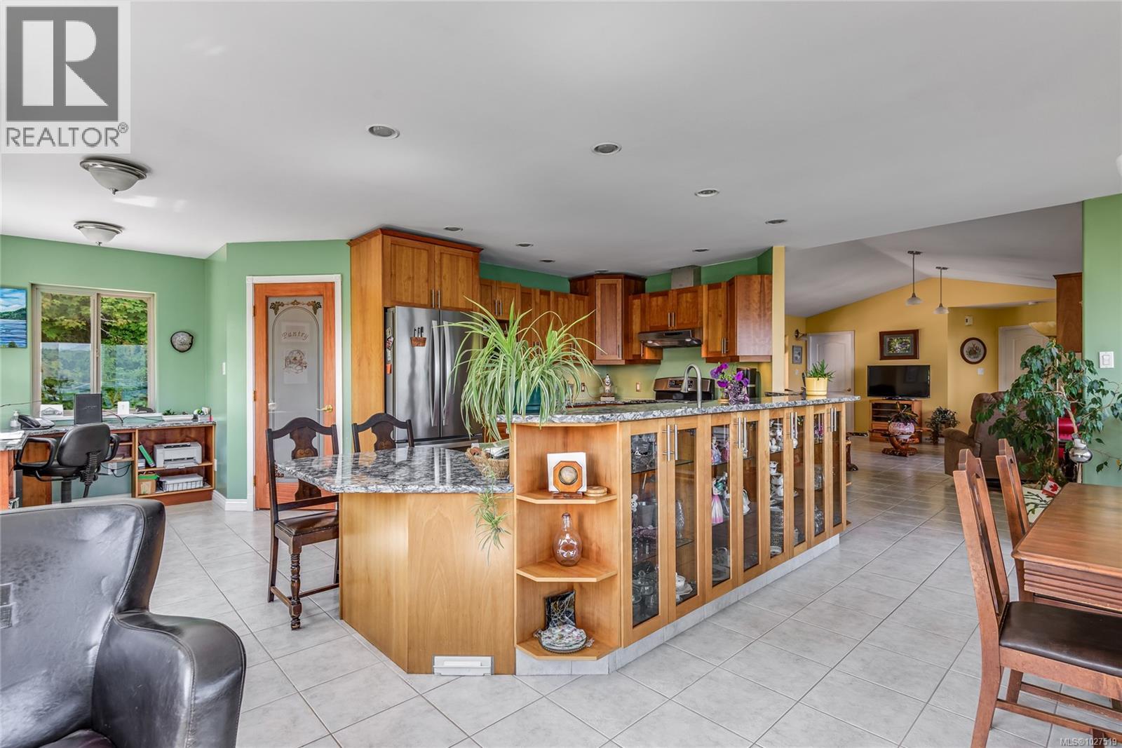 23 Sayward Rd - 13