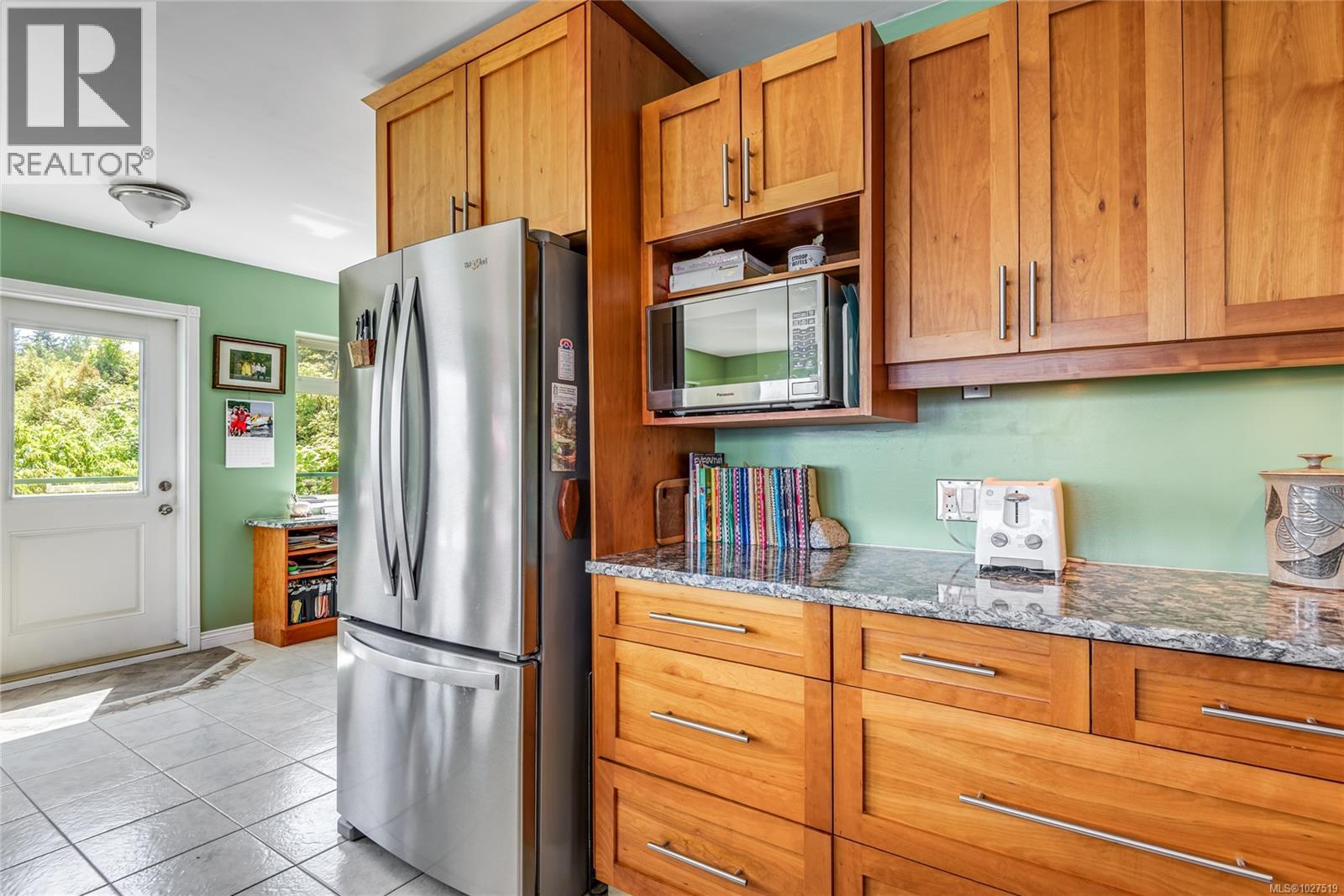 23 Sayward Rd - 18