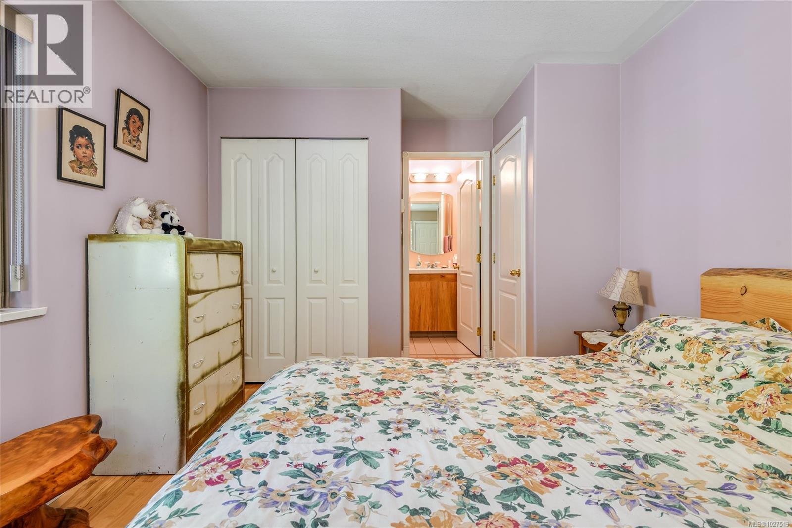 23 Sayward Rd - 42