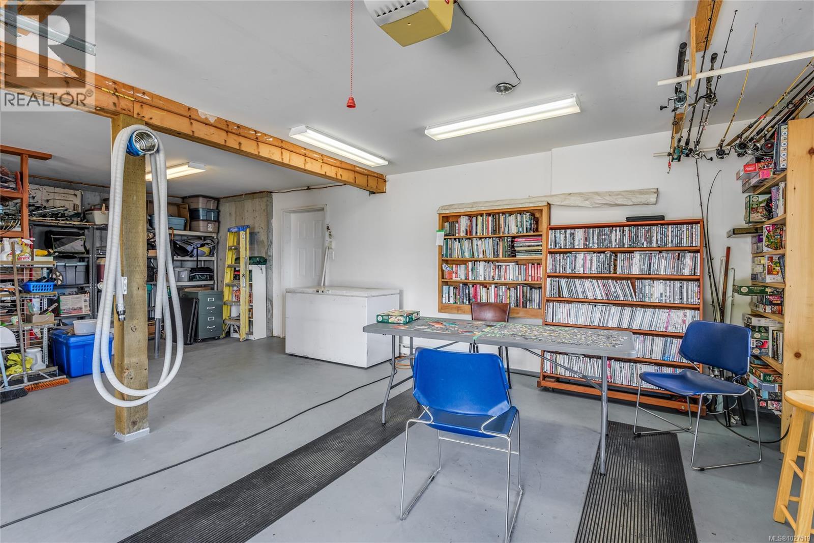 23 Sayward Rd - 48