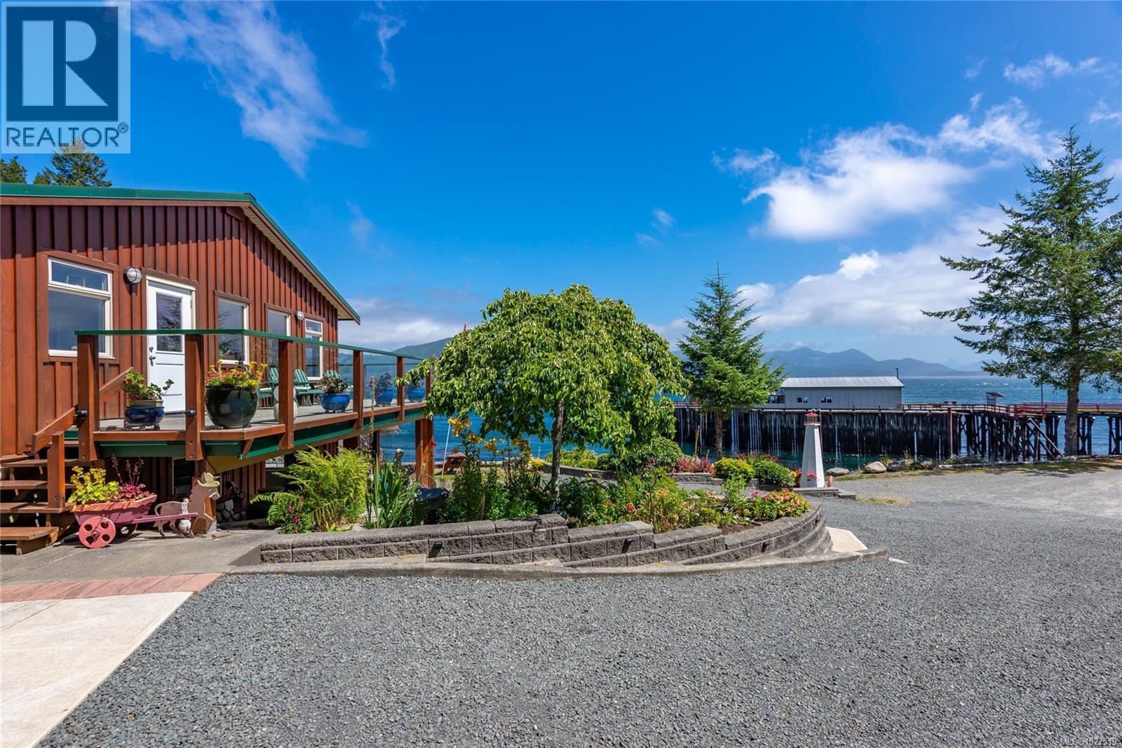 23 Sayward Rd - 70