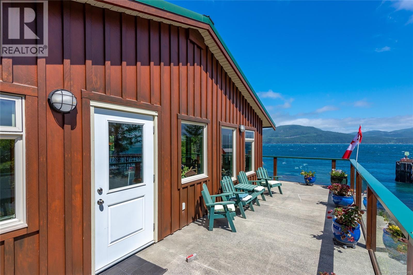 23 Sayward Rd - 73