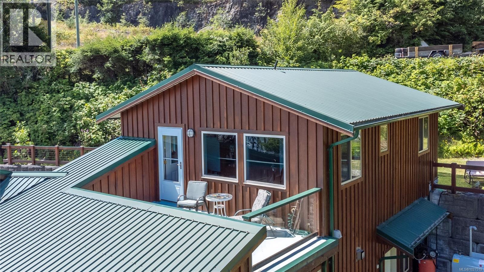 23 Sayward Rd - 81