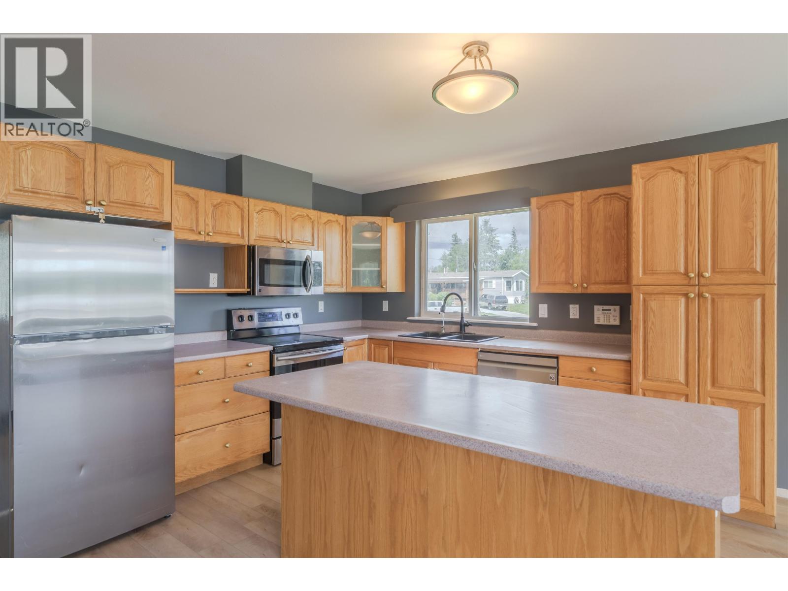 5526 LAKESIDE COURT - 5