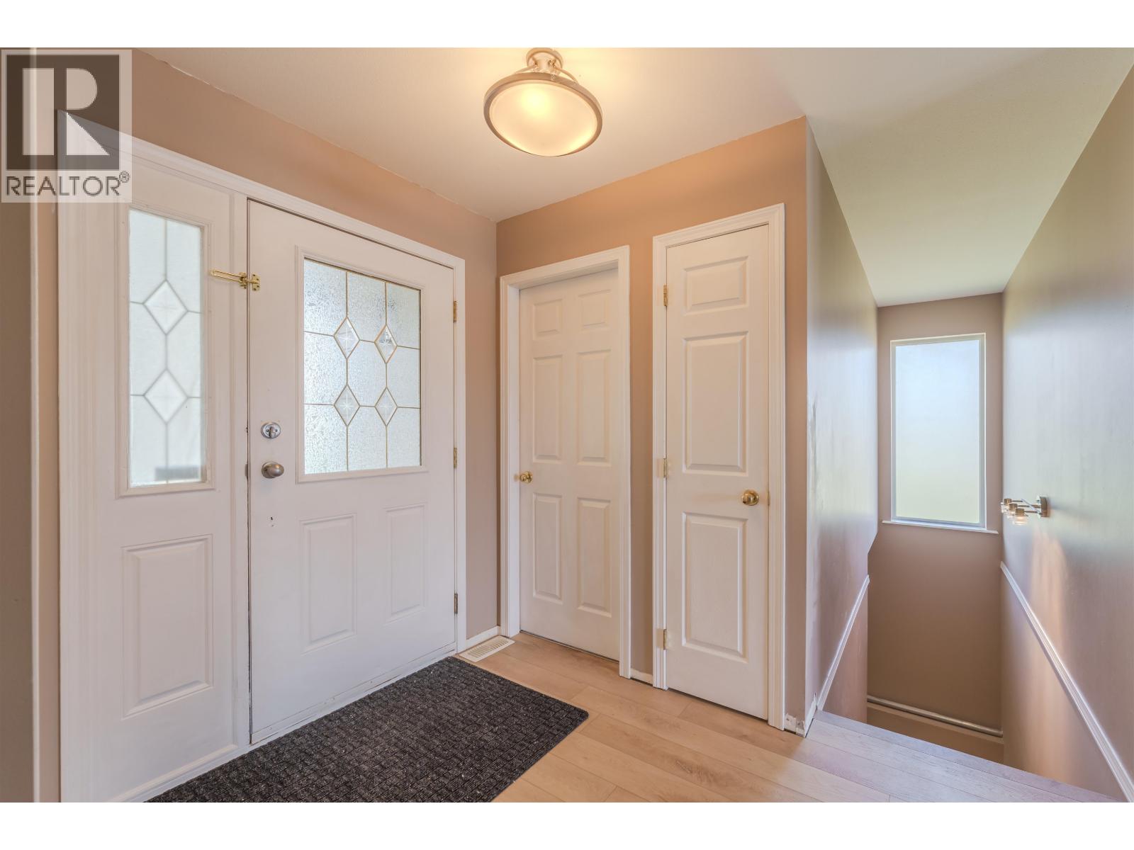 5526 LAKESIDE COURT - 9