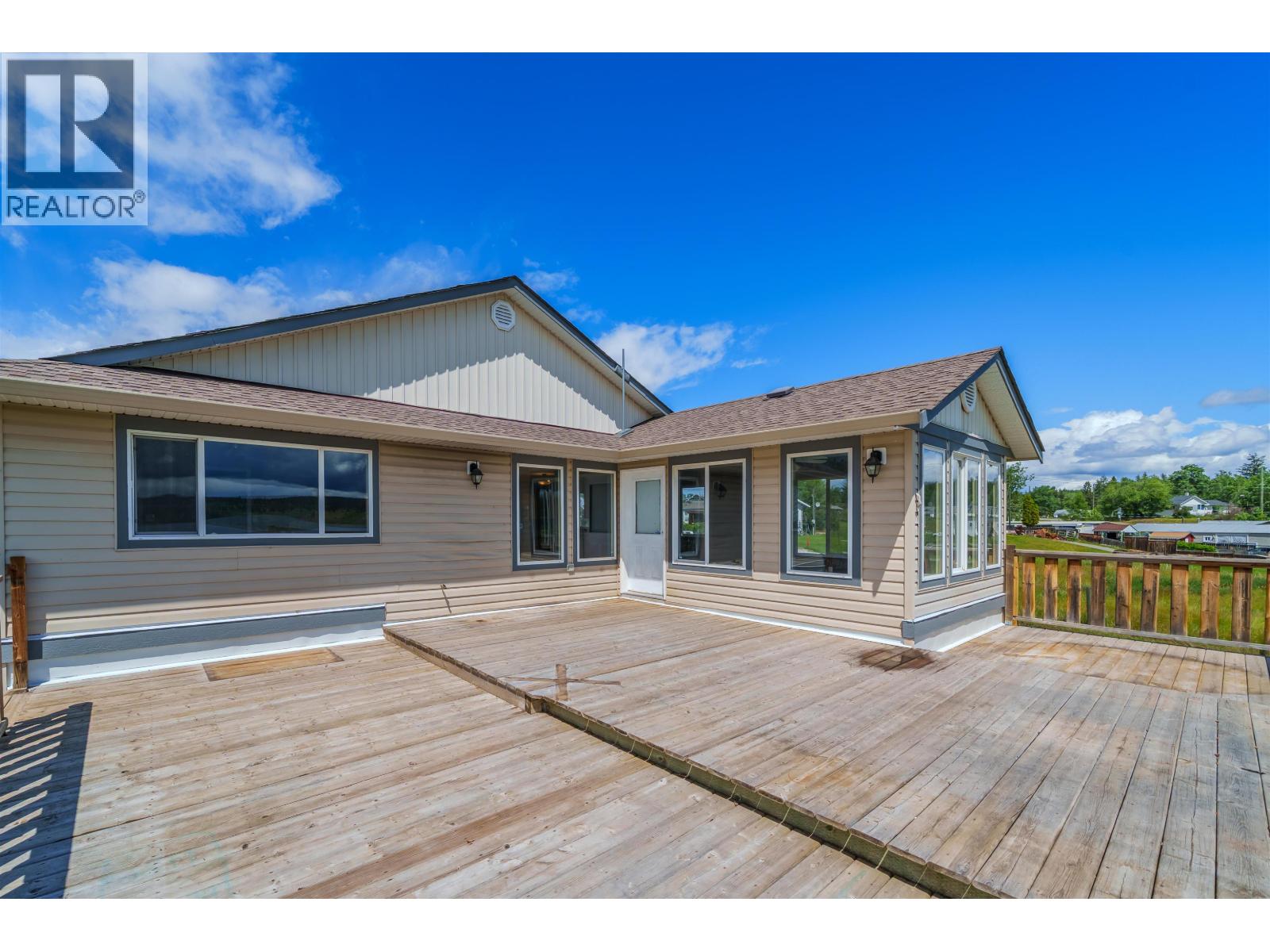 5526 LAKESIDE COURT - 4