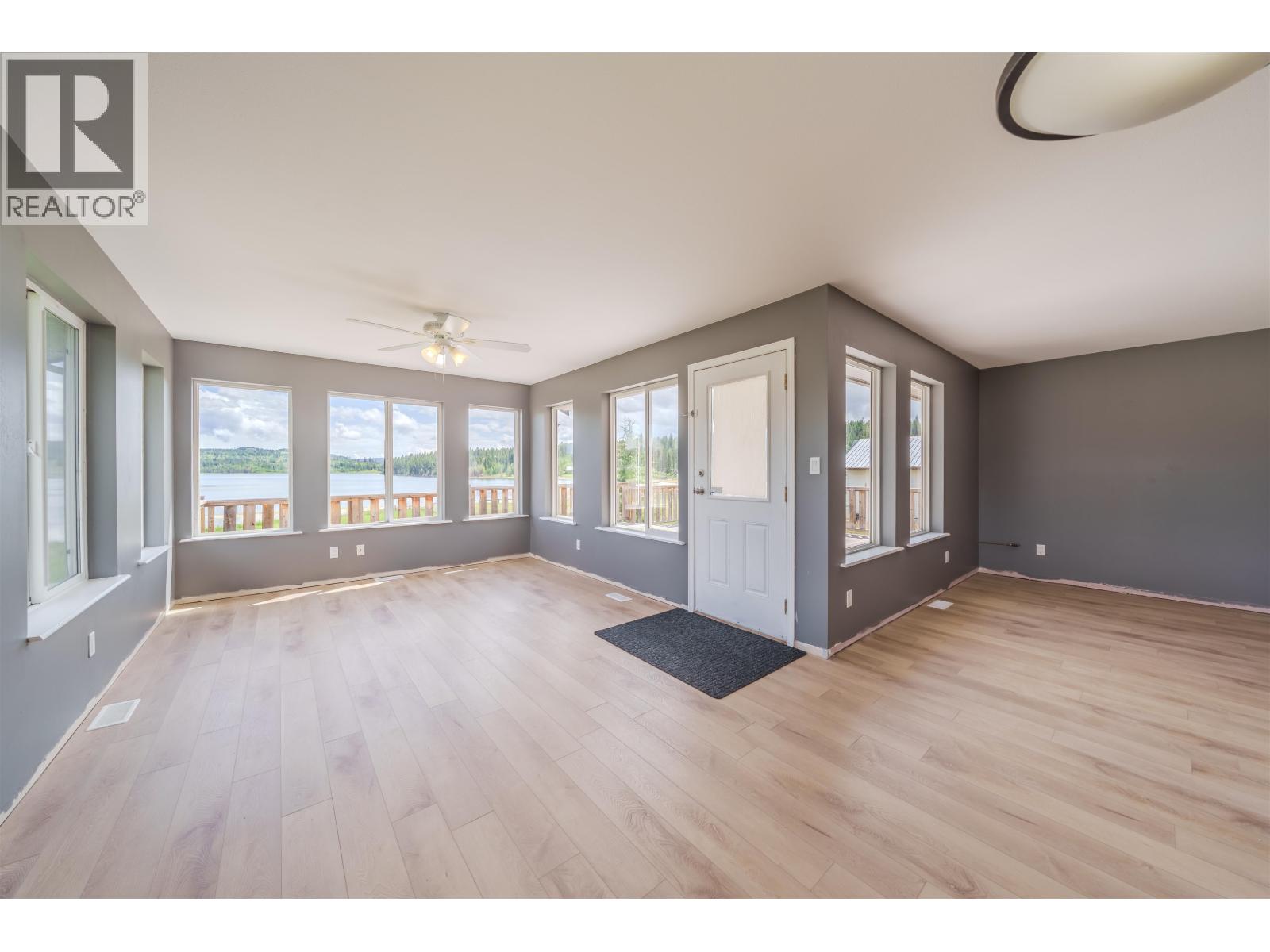 5526 LAKESIDE COURT - 8