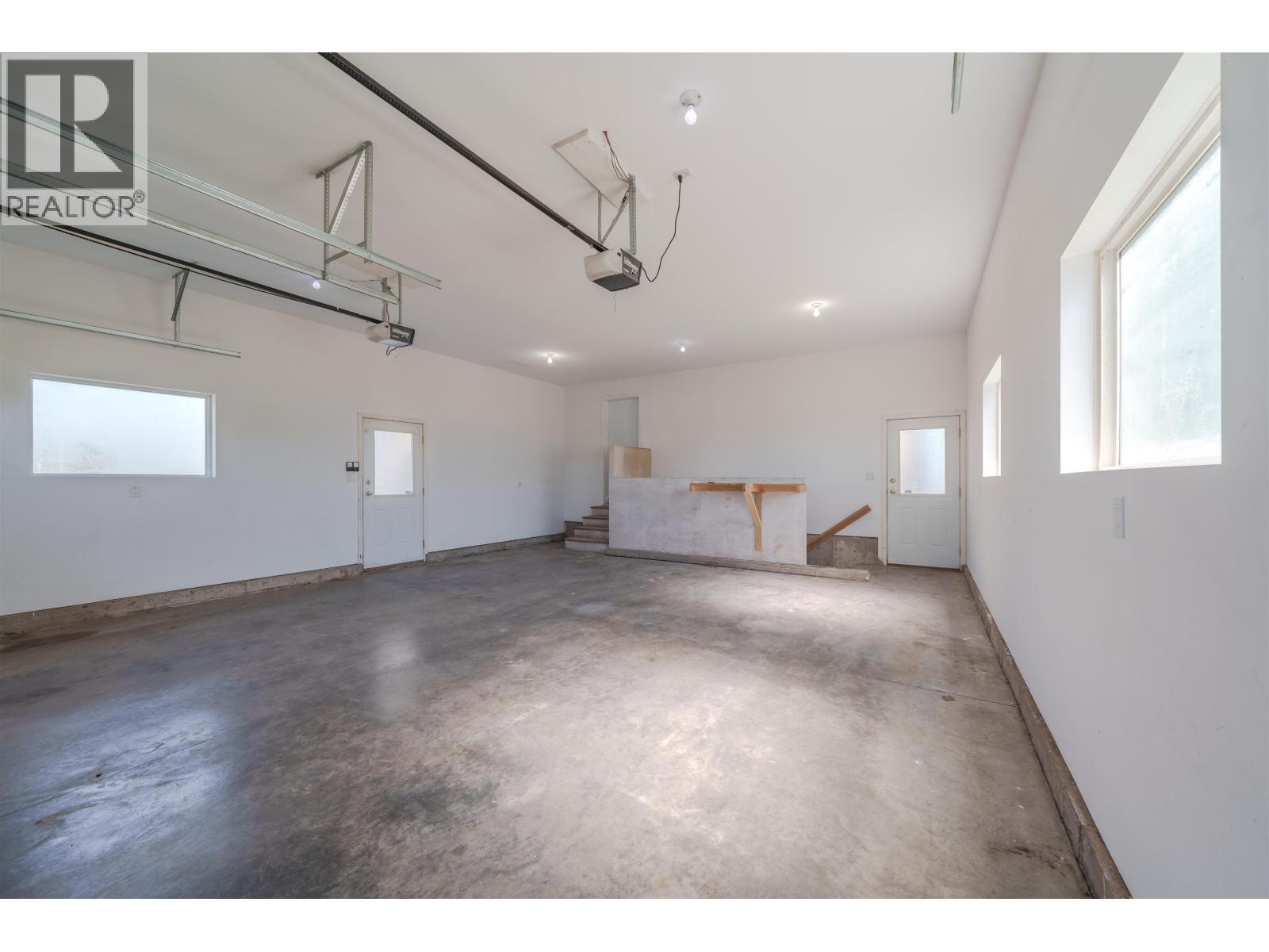 5526 LAKESIDE COURT - 26