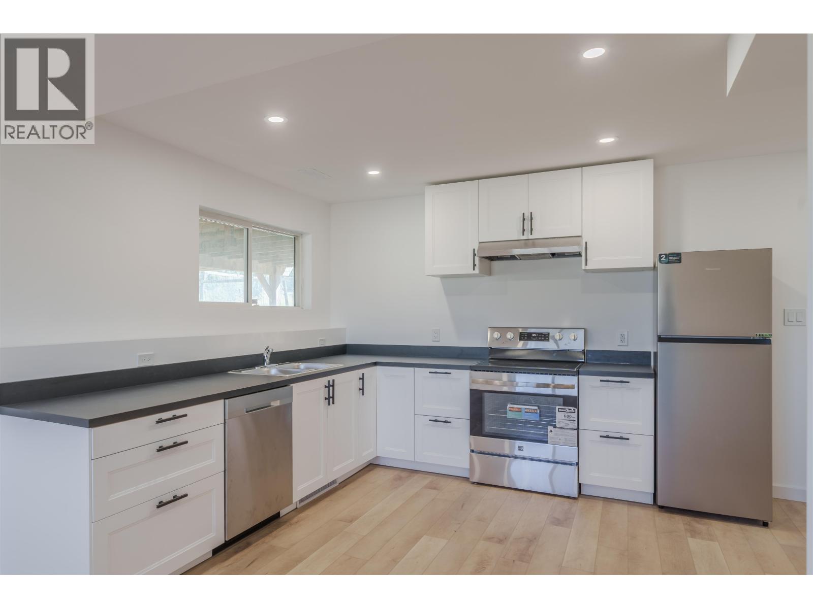 5526 LAKESIDE COURT - 18