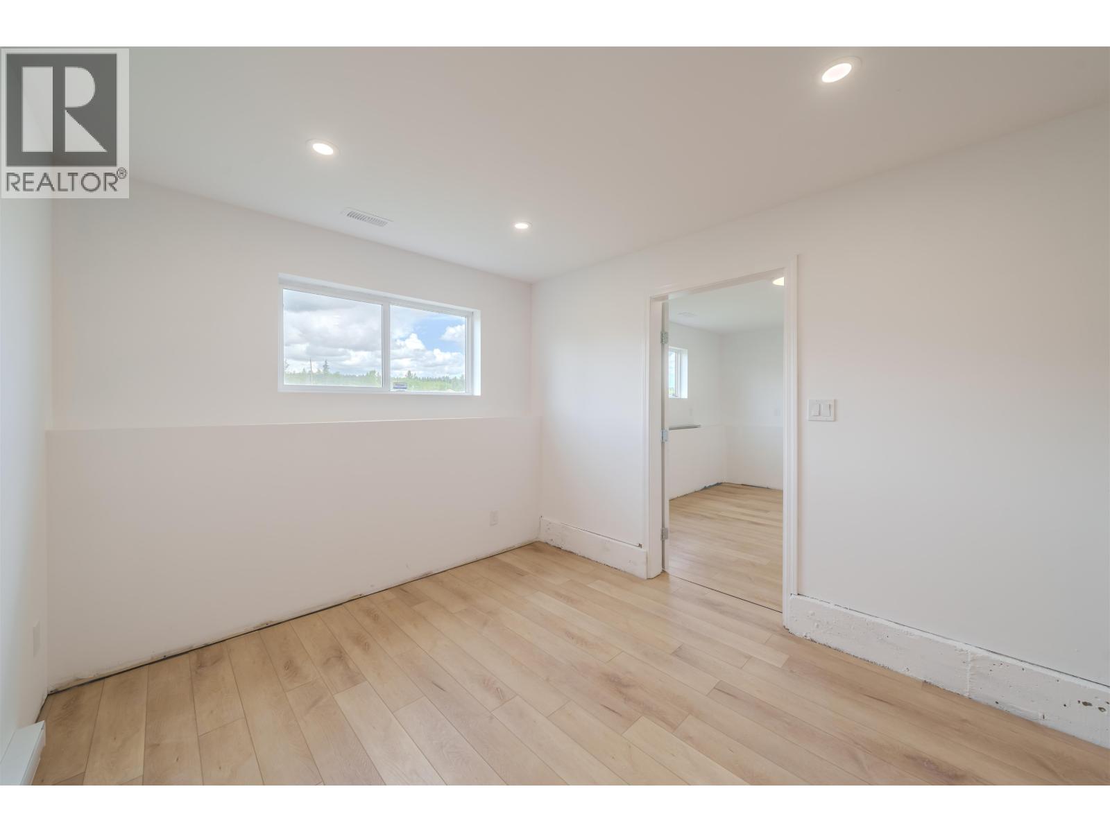 5526 LAKESIDE COURT - 20