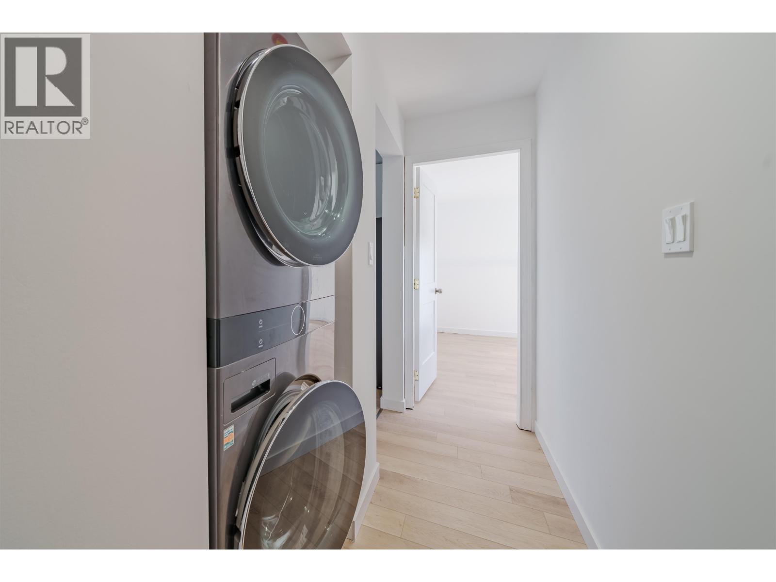 5526 LAKESIDE COURT - 23