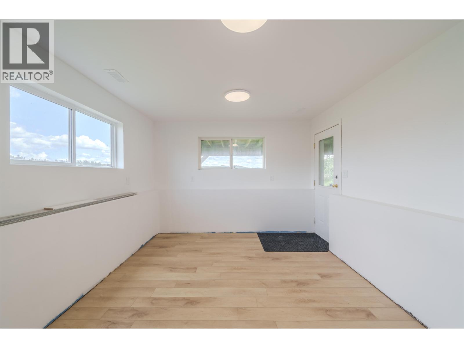 5526 LAKESIDE COURT - 21