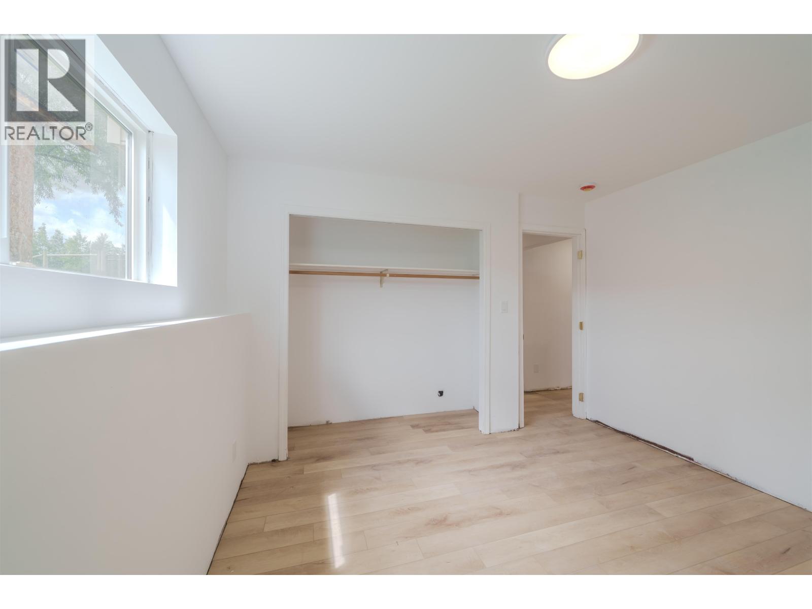 5526 LAKESIDE COURT - 22