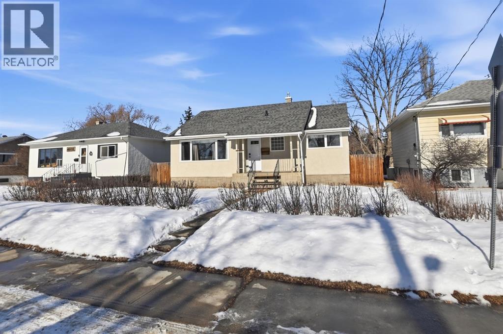 4006 51 Street - Photo 3 of 37, Red Deer, Alberta