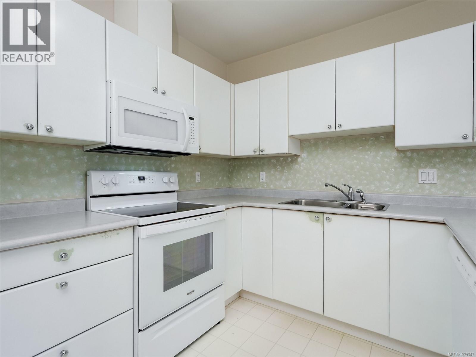 505 5110 Cordova Bay Road, Saanich